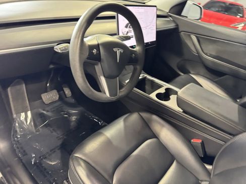 Used 2021 Tesla Model Y Long Range image 11