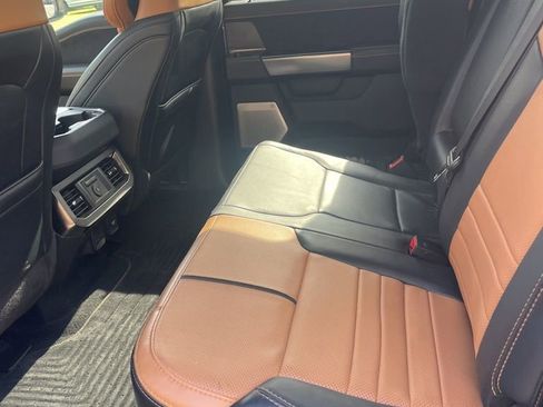 Used 2024 Ford F250 Platinum image 16