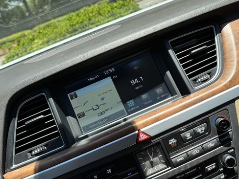 Used 2015 Hyundai Genesis 5.0 image 27