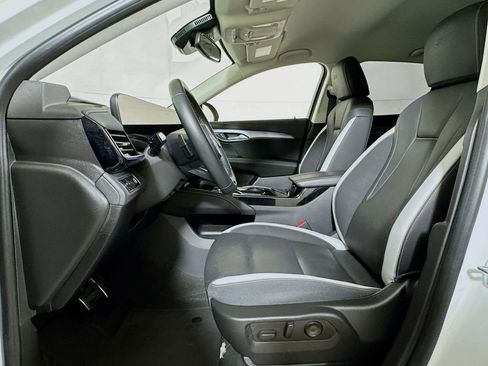 Certified 2025 Buick Envision Sport Touring AWD/4WD image 20
