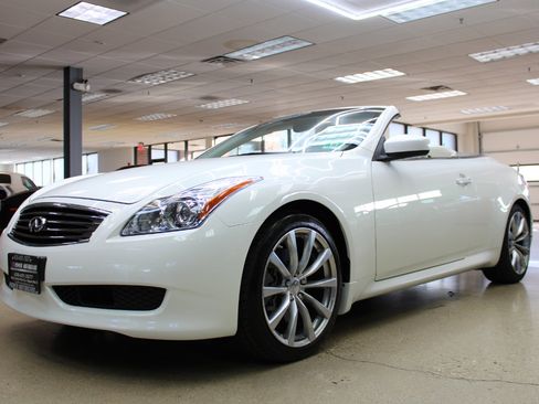 Used 2010 INFINITI G37 Sport w/ Premium Pkg image 3