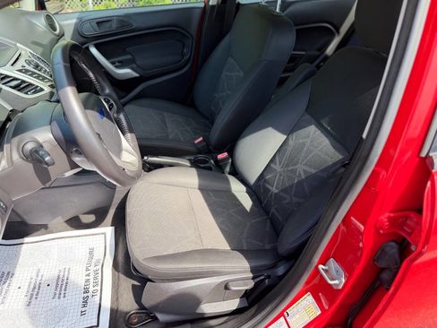 Used 2013 Ford Fiesta SE FWD image 9