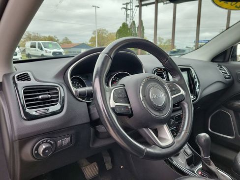 Used 2017 Jeep Compass Limited w/ Navigation Group AWD/4WD image 22