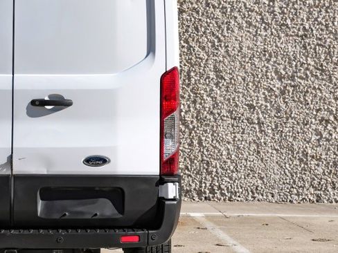 Used 2022 Ford Transit 250 Medium Roof image 42