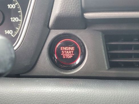 Used 2023 Honda Pilot Touring image 29