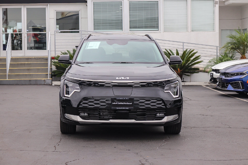 Certified 2025 Kia Niro Wave w/ Wave Preserve Package FWD image 2