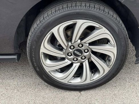 Certified 2023 Lincoln Navigator Reserve image 9