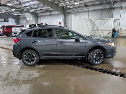 Used 2021 Subaru Crosstrek 2.0i Premium w/ Moonroof Package AWD/4WD image 2