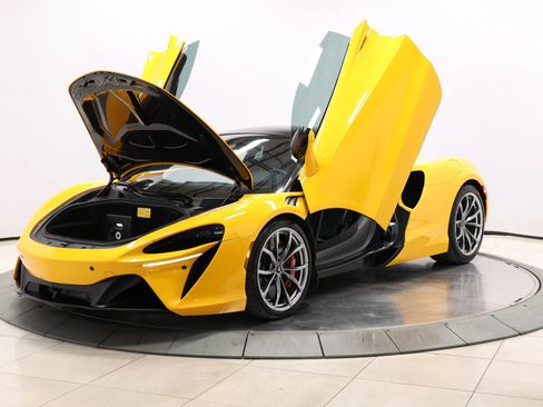 Used 2023 McLaren Artura RWD image 94