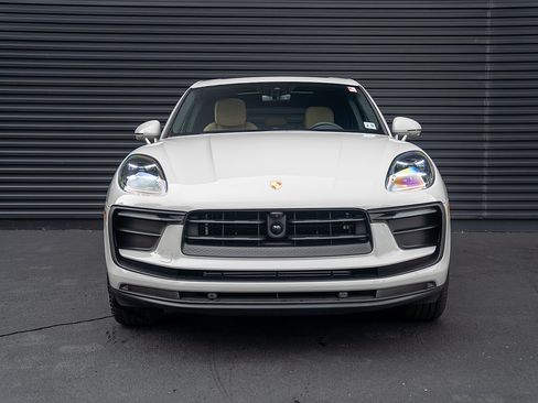 Certified 2026 Porsche Macan AWD/4WD image 25