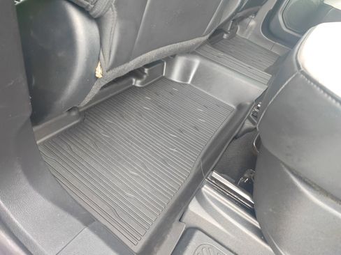 Used 2021 Ford Explorer XLT w/ Equipment Group 202A image 12