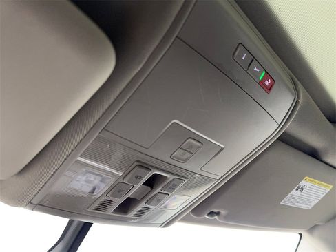 Used 2022 Volkswagen Atlas SE image 77