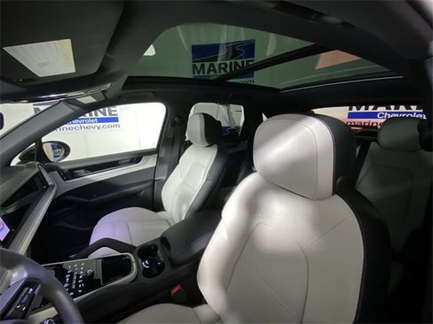 Used 2024 Porsche Cayenne S image 24