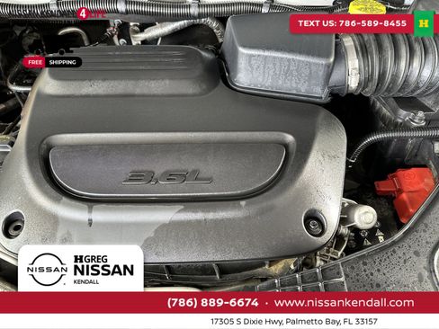 Used 2023 Chrysler Voyager LX image 32