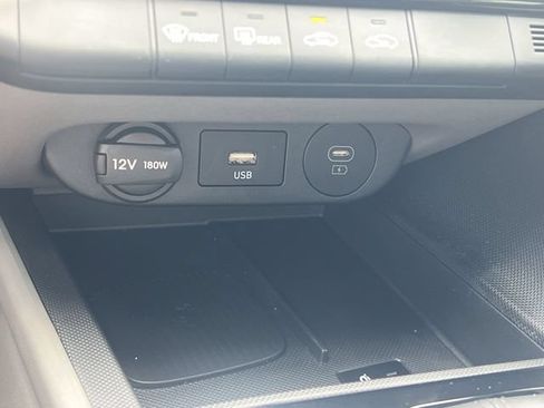 Certified 2025 Hyundai Elantra SEL FWD image 23