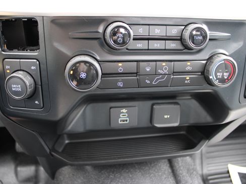 Used 2024 Ford F550 4x4 Regular Cab Super Duty image 13