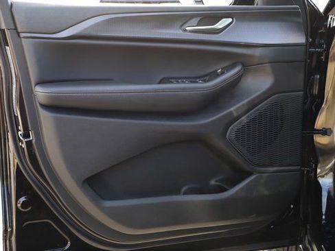 New 2025 Jeep Grand Cherokee Altitude AWD/4WD image 14