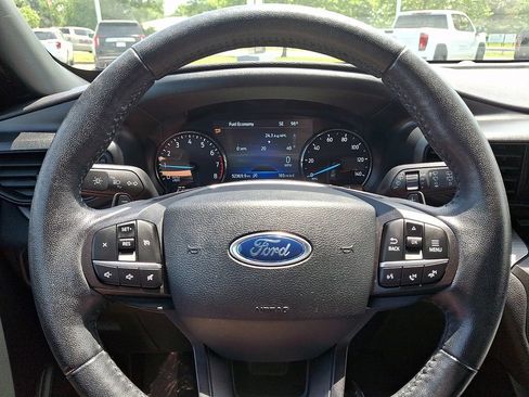 Used 2020 Ford Explorer XLT AWD/4WD image 19