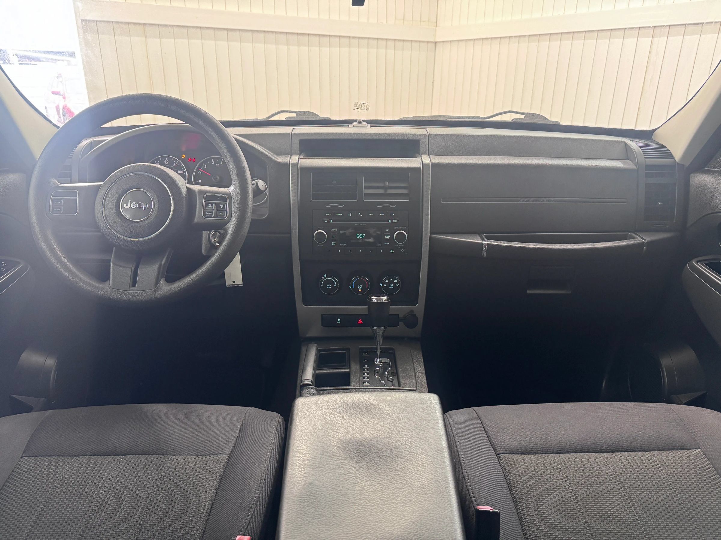 Used 2011 Jeep Liberty Sport RWD image 16