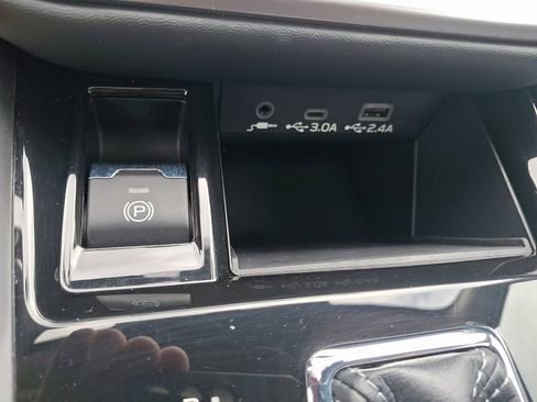 Certified 2023 Subaru Outback Limited AWD/4WD image 22