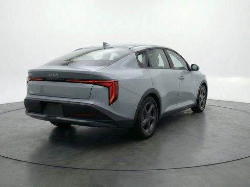 Used 2025 Kia K4 FWD image 9
