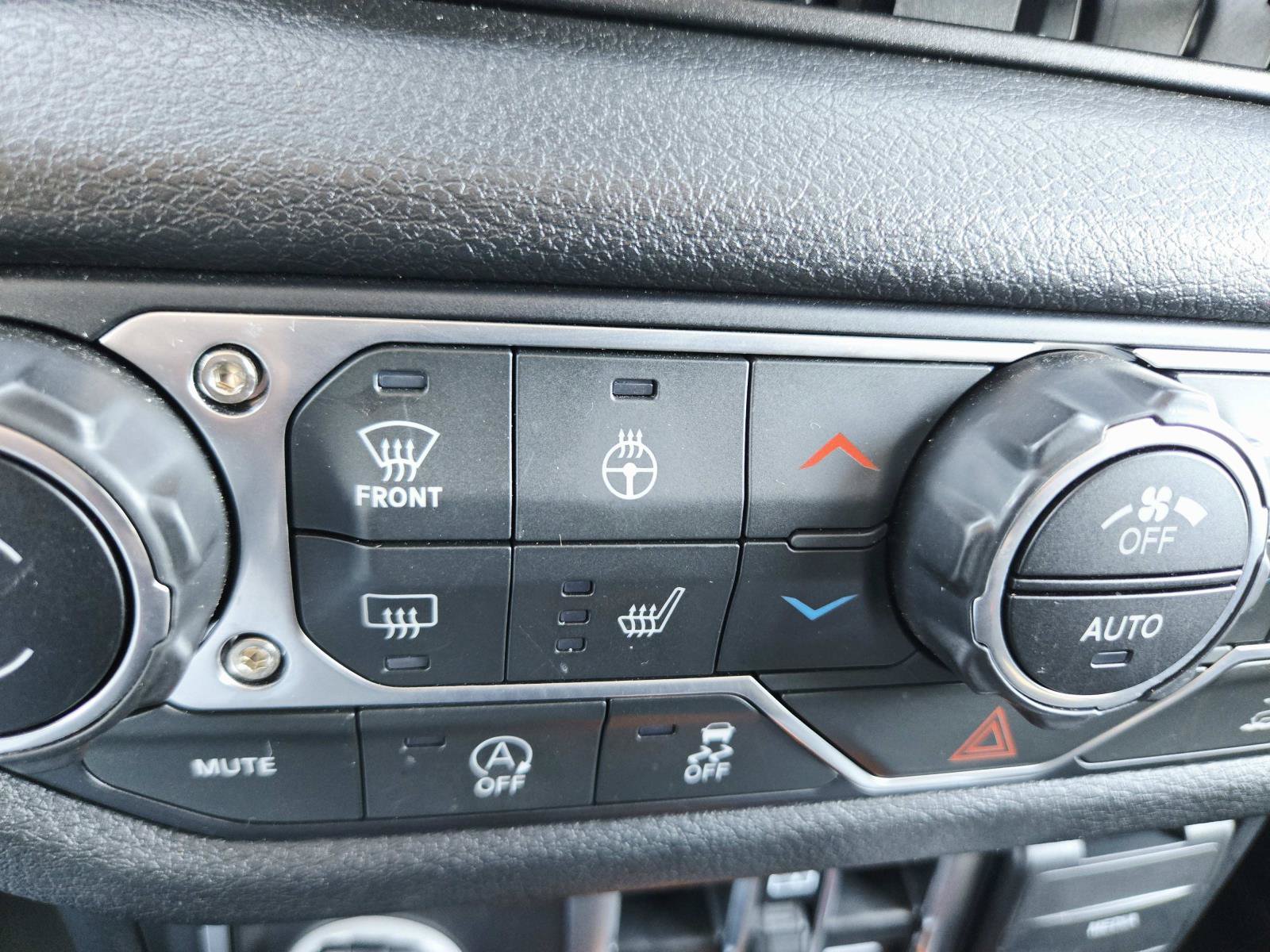 Used 2025 Jeep Wrangler Unlimited Sport AWD/4WD image 32