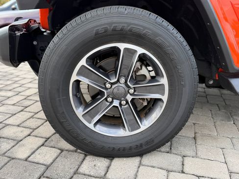 Used 2023 Jeep Wrangler Sahara image 13