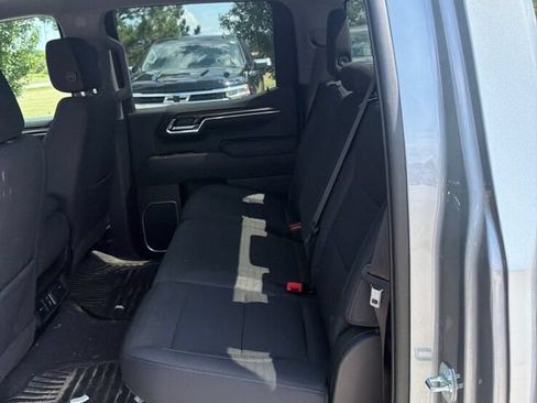 Used 2023 Chevrolet Silverado 1500 LT AWD/4WD image 11