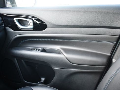 New 2026 Jeep Compass Latitude image 22