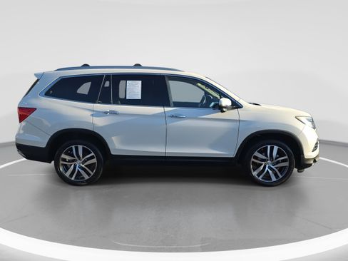 Used 2016 Honda Pilot Touring image 4