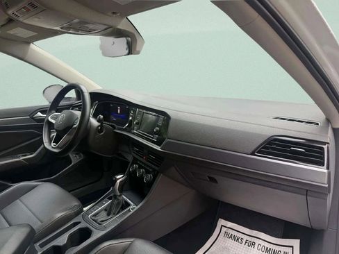 Used 2022 Volkswagen Jetta SE image 7