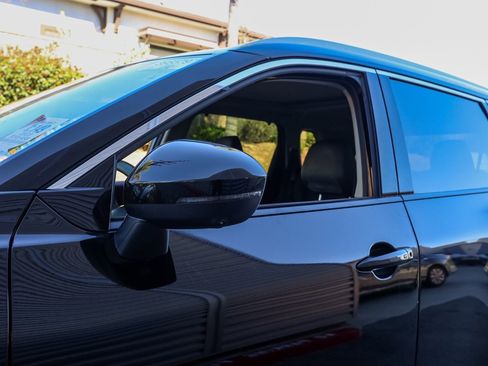 Used 2023 Nissan Rogue SL w/ SL Premium Package image 12