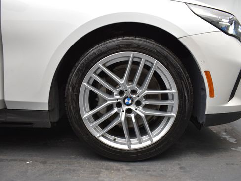 Used 2025 BMW 530i image 5
