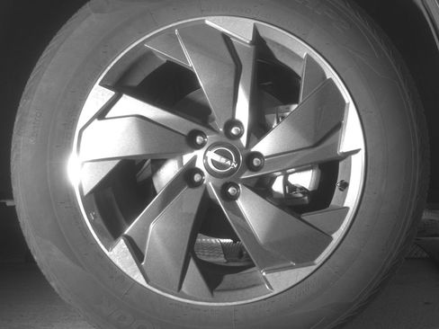 Used 2025 Nissan Rogue SV image 13