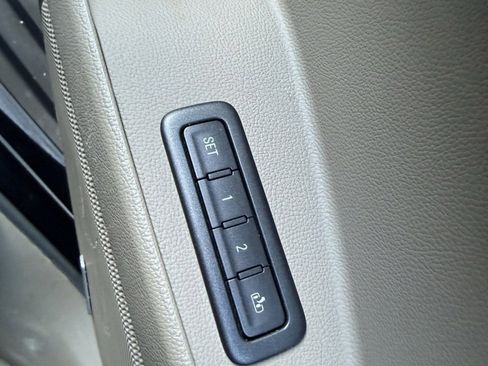 Used 2015 Chevrolet Suburban LTZ image 42