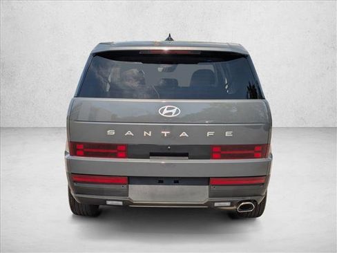 Used 2025 Hyundai Santa Fe SE FWD image 7