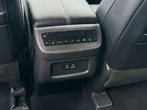 Used 2022 Nissan Pathfinder SL w/ SL Premium Package FWD image 20