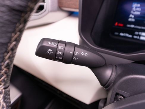 Used 2024 Toyota Sequoia Capstone AWD/4WD image 32