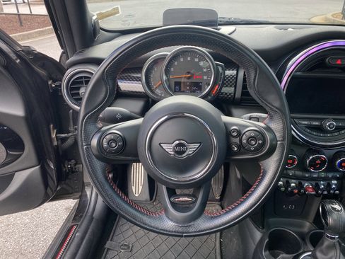 Used 2018 MINI Cooper S image 10