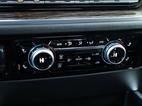 Used 2023 GMC Sierra 1500 Elevation w/ Elevation Premium Package image 18