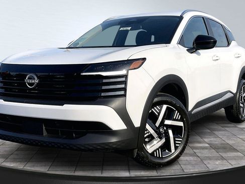 New 2026 Nissan Kicks SV image 2