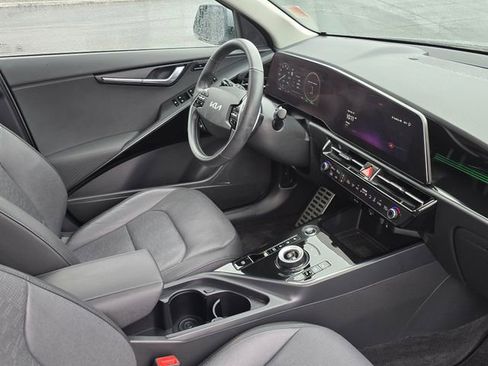 Certified 2023 Kia Niro Wave w/ Wave Preserve Package FWD image 12