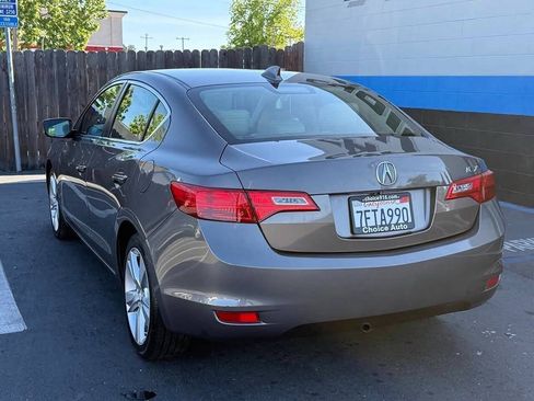 Used 2014 Acura ILX w/ Technology Package FWD image 3