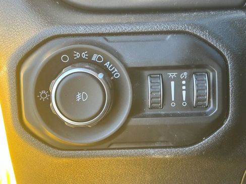 Used 2020 Jeep Wrangler Unlimited Sport S AWD/4WD image 24