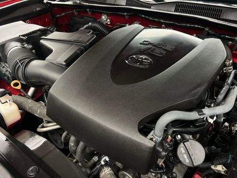 Used 2021 Toyota Tacoma SR5 image 32