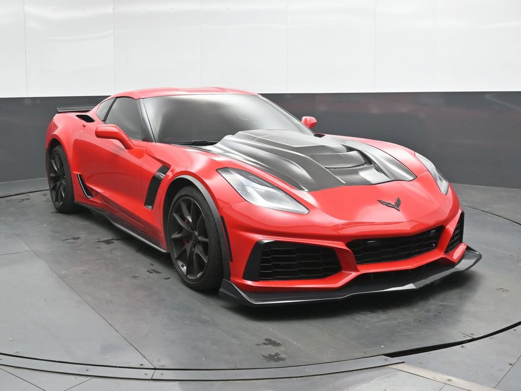 Used 2016 Chevrolet Corvette Z06 w/ 3LZ Preferred Equipment Group RWD image 4