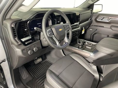New 2026 Chevrolet Silverado 1500 LTZ w/ LTZ Premium Package AWD/4WD image 3