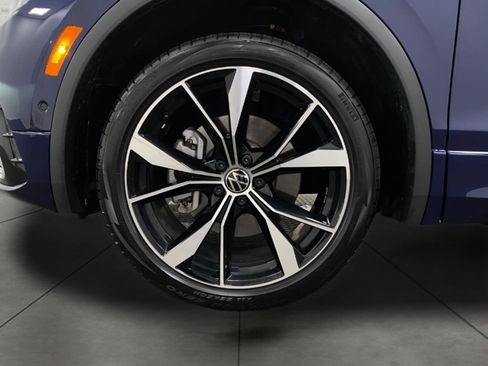 Certified 2024 Volkswagen Tiguan SEL R-Line AWD/4WD image 12