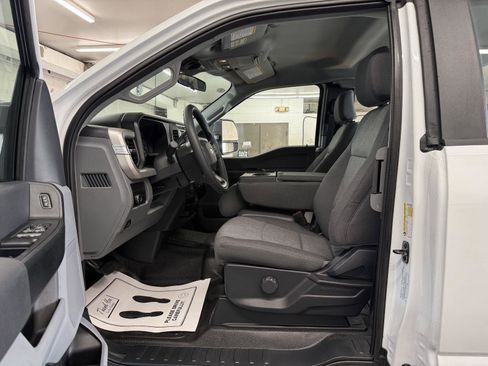 New 2026 Ford F250 XL w/ XL Chrome Package image 12