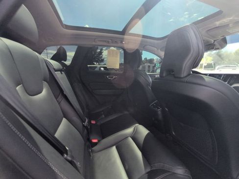 Used 2022 Volvo XC60 B5 Inscription w/ Advanced Package image 30